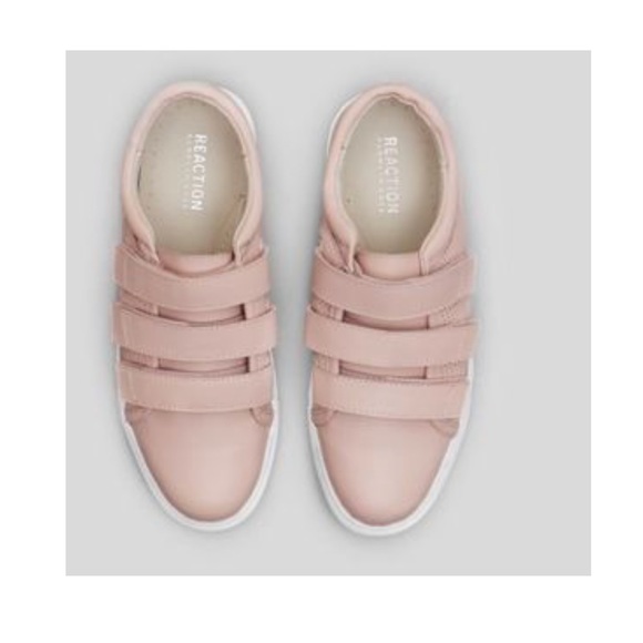Kenneth Cole Shoes - 🌸 Gorgeous sneakers 🌸